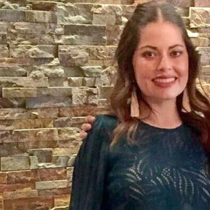 Meet your Posher, Alejandra